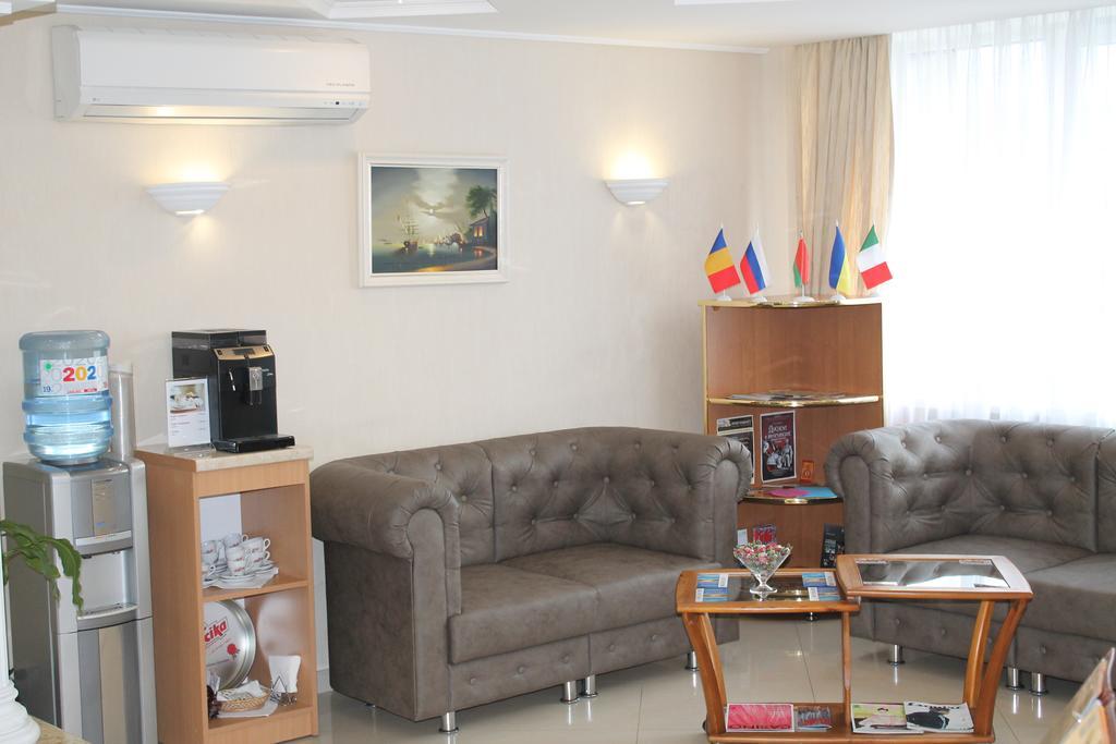 Paradise Hotel Gomel Bagian luar foto
