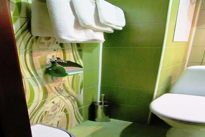 Paradise Hotel Gomel Bagian luar foto